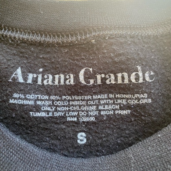 7 ring Ariana Grande sweatshirt SZ S - Picture 5 of 6